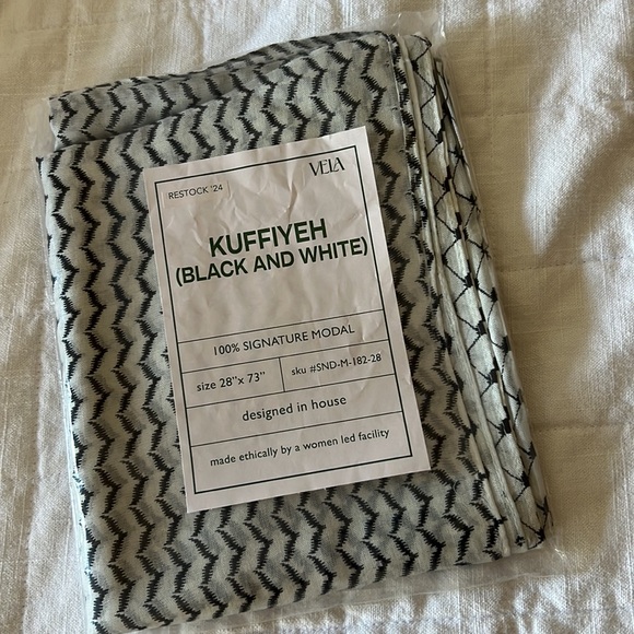 NWT Vela Kuffiyeh Keffiyeh Modal Scarf Hijab Black White - Picture 5 of 6